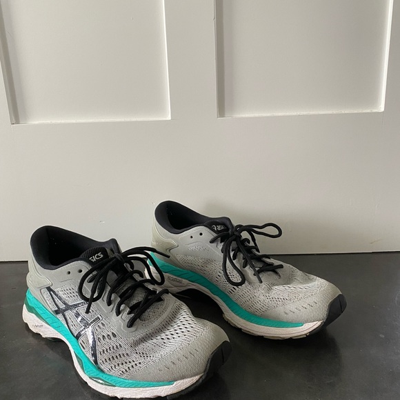 ASICS Women's Gel-Kayano 24 Running Shoe - Picture 2 of 14